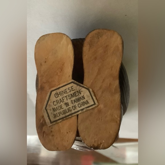 Hand Crafted Cryptomeria Wood MCM Cat Toothpick Holder - Picture 4 of 5